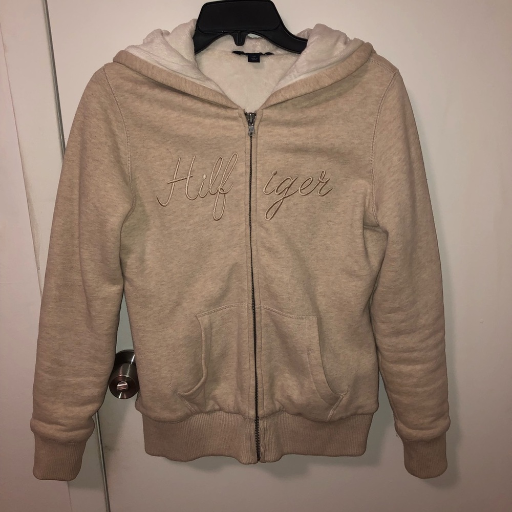 Tommy Hilfiger puffy jacket/sweater
